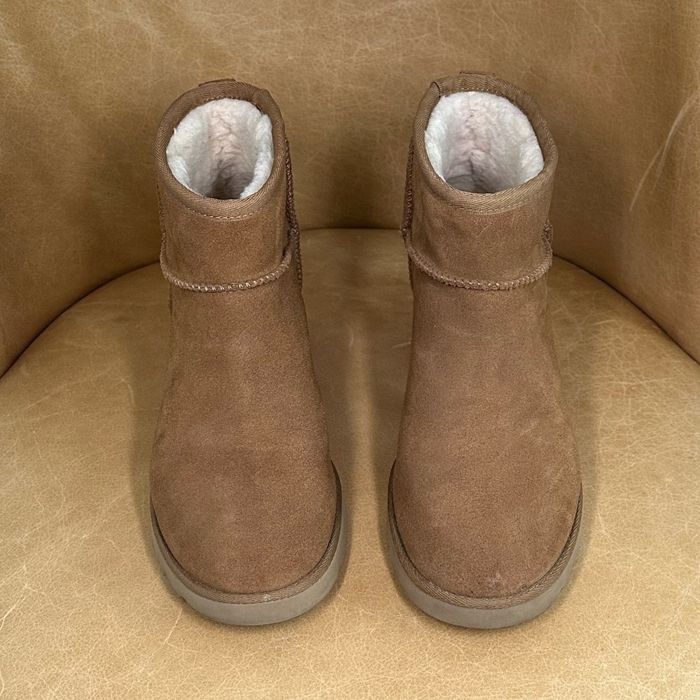 UGG women’s classic femme boots.  Size 7.  Chestnut